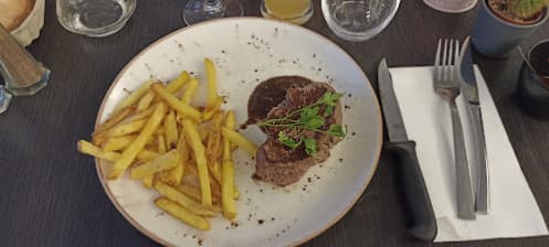 Bavette grillée, frites maison