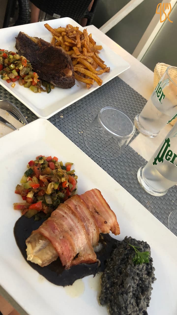 Volaille au bacon, risotto d'encre